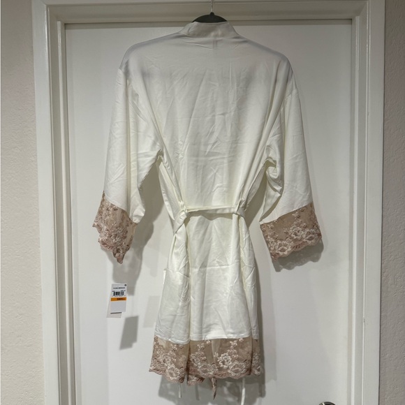 Flora Nikrooz Rosa Satin Robe Ivory Small - Picture 3 of 10